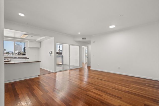 949 S Manhattan Place 203, Los Angeles, CA 90019