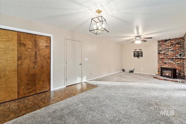 2804 Hillcrest Ln, Caldwell, ID 83605