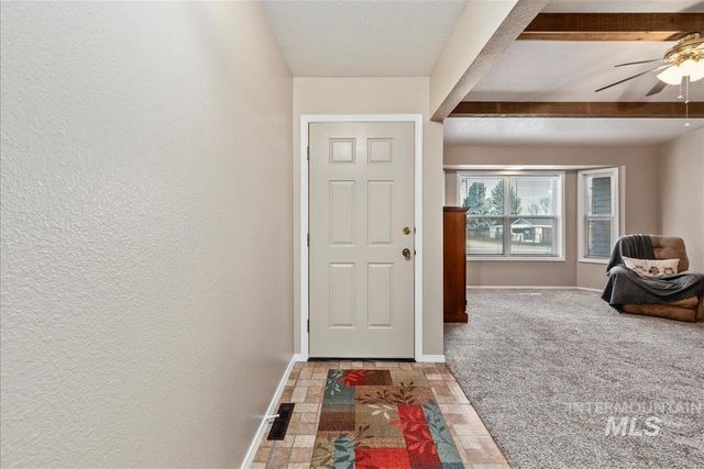 2804 Hillcrest Ln, Caldwell, ID 83605