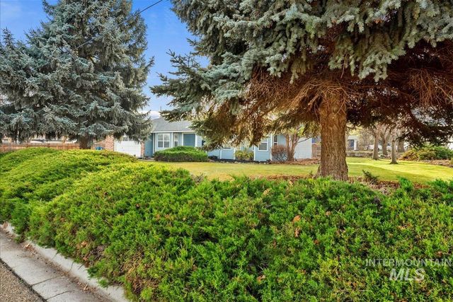 2804 Hillcrest Ln, Caldwell, ID 83605
