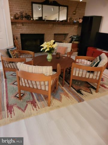 7520 AMESBURY CT, Alexandria, VA 22315