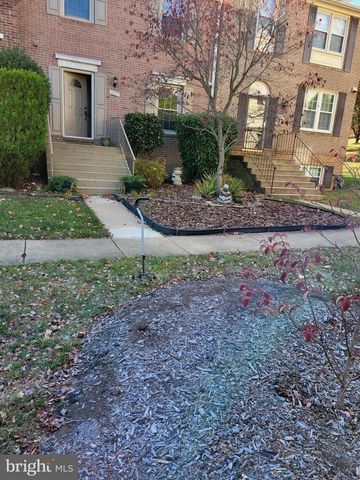 7520 AMESBURY CT, Alexandria, VA 22315