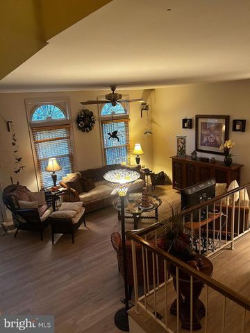 7520 AMESBURY CT, Alexandria, VA 22315