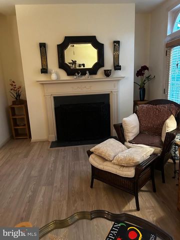 7520 AMESBURY CT, Alexandria, VA 22315