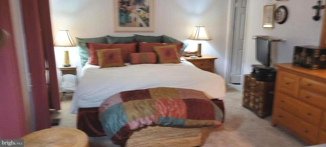 7520 AMESBURY CT, Alexandria, VA 22315