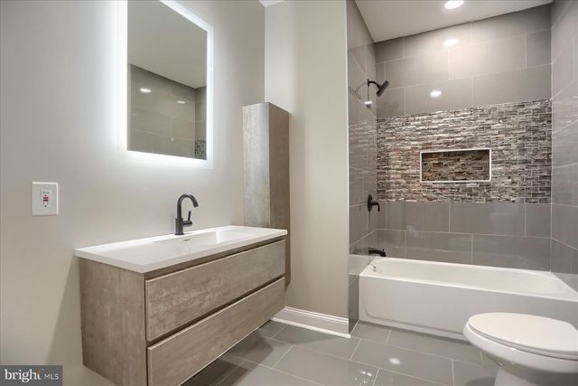 1811 MADISON AVE, Baltimore, MD 21217
