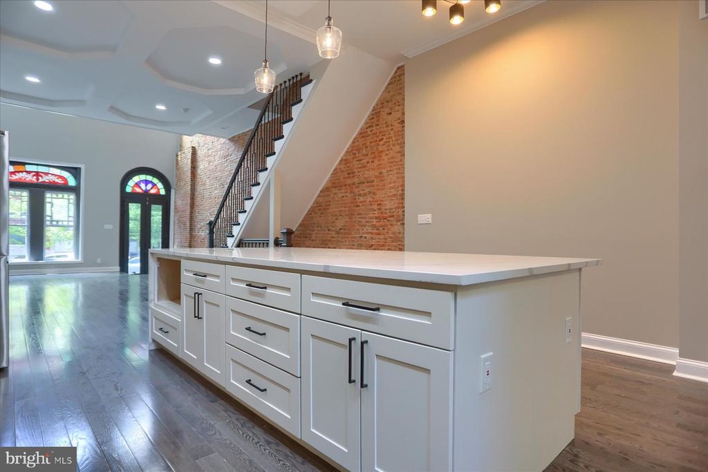 Image 10 of property listing at 1811 MADISON AVE, Baltimore, MD 21217