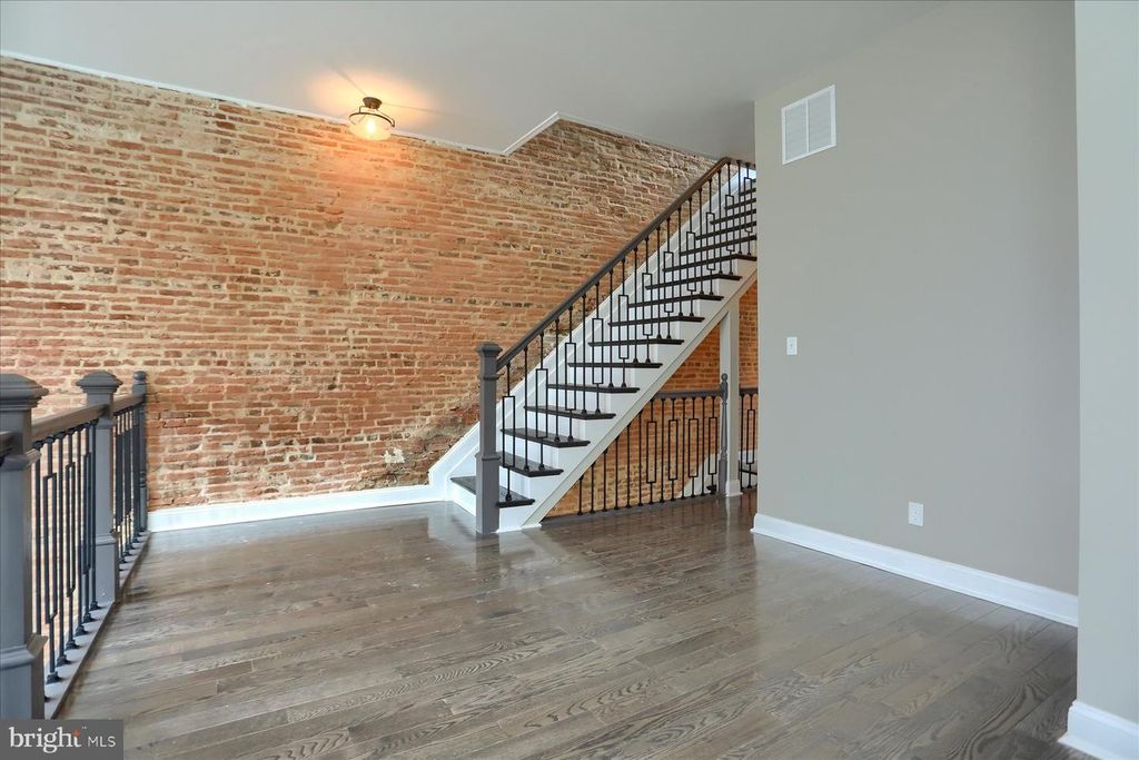 Image 15 of property listing at 1811 MADISON AVE, Baltimore, MD 21217