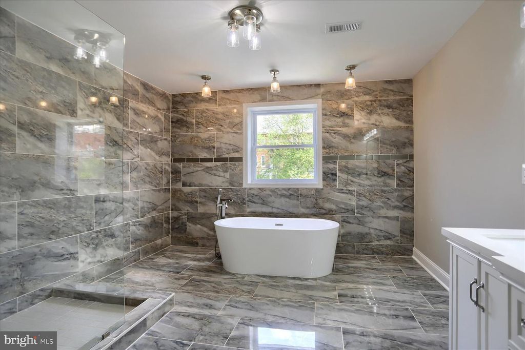 Image 20 of property listing at 1811 MADISON AVE, Baltimore, MD 21217