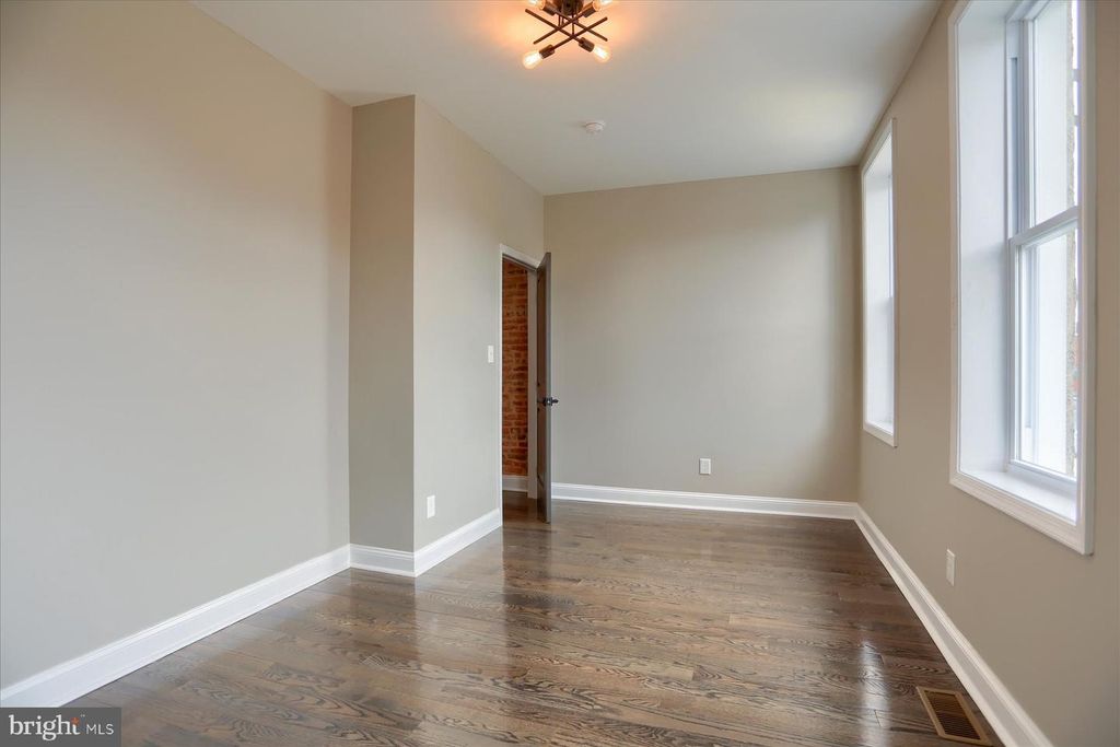 Image 26 of property listing at 1811 MADISON AVE, Baltimore, MD 21217
