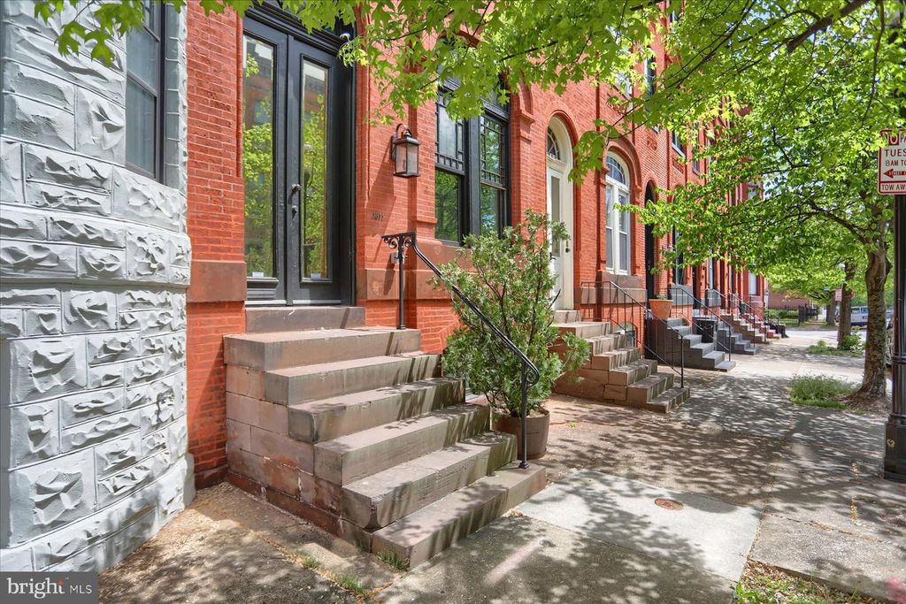 Image 3 of property listing at 1811 MADISON AVE, Baltimore, MD 21217
