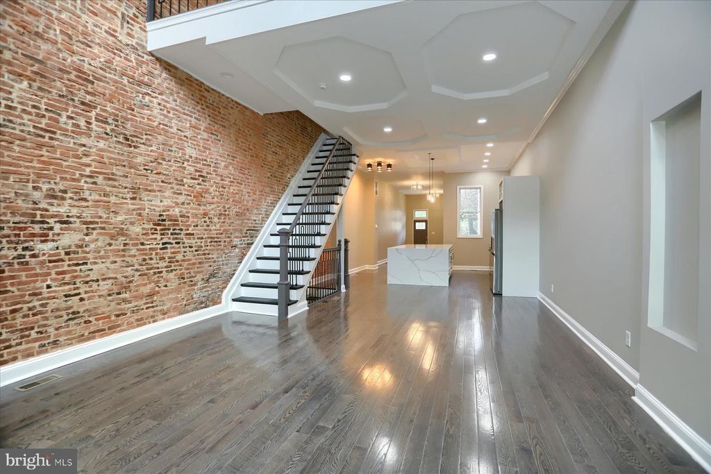 Image 6 of property listing at 1811 MADISON AVE, Baltimore, MD 21217