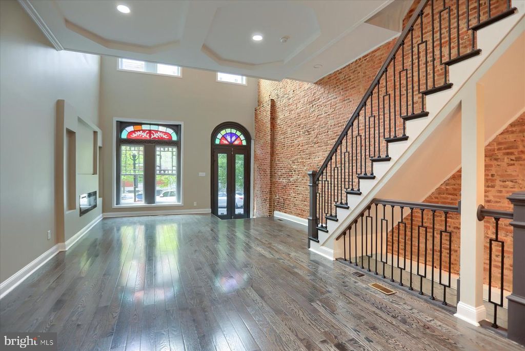 Image 7 of property listing at 1811 MADISON AVE, Baltimore, MD 21217