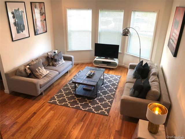 9 Mohegan Avenue A, Port Washington, NY 11050