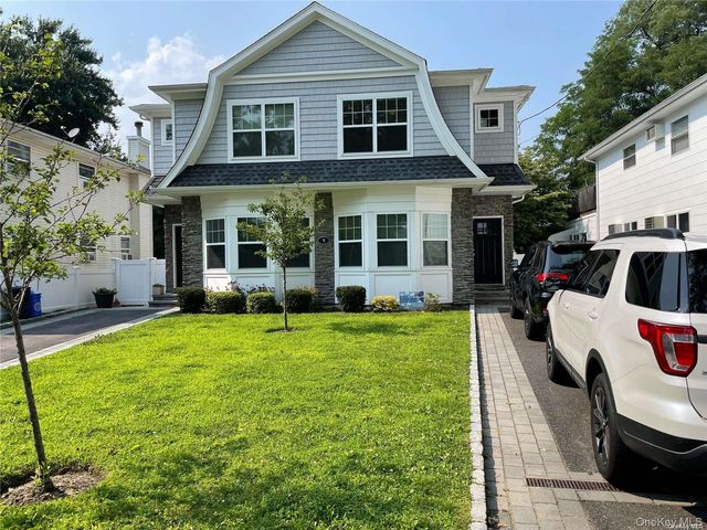 9 Mohegan Avenue A, Port Washington, NY 11050