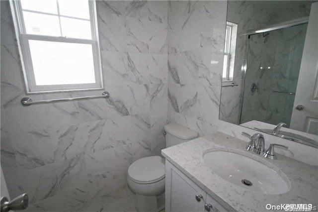 9 Mohegan Avenue A, Port Washington, NY 11050