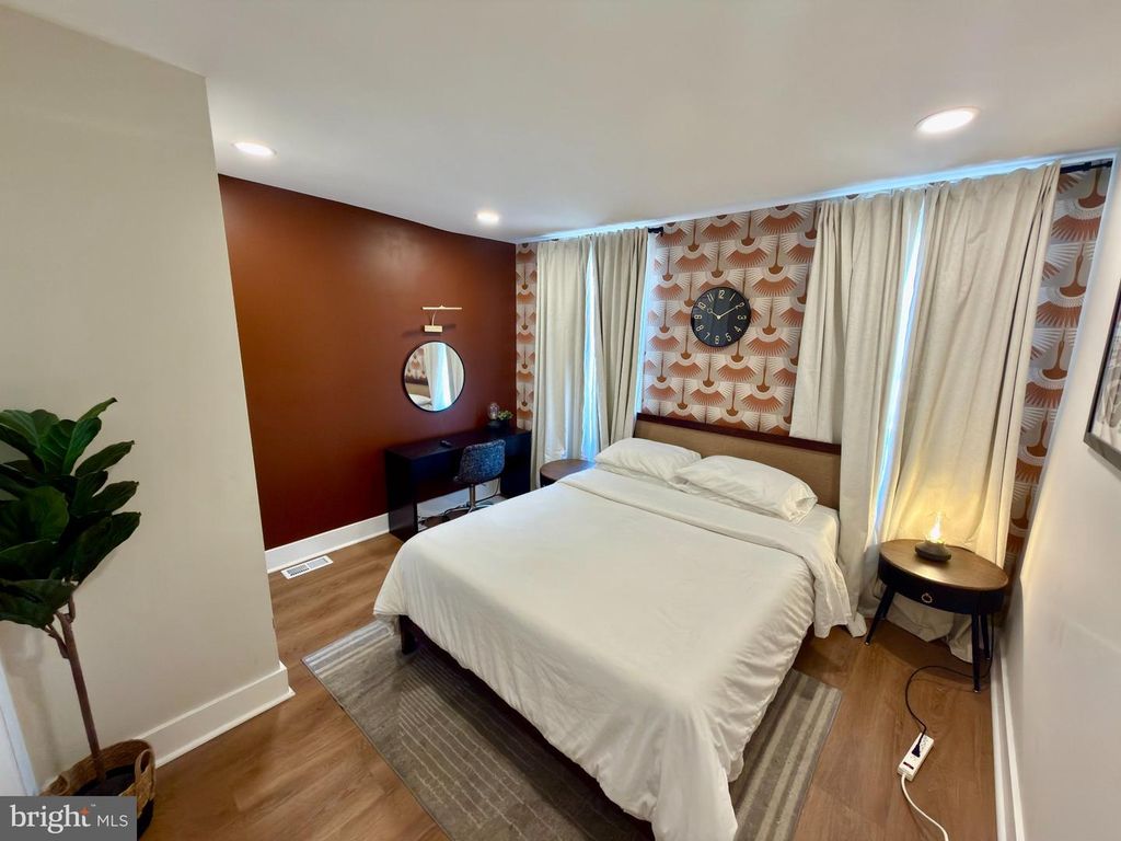 Image 12 of property listing at 129 N ROSE ST, Baltimore, MD 21224