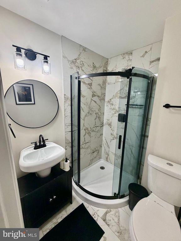 Image 13 of property listing at 129 N ROSE ST, Baltimore, MD 21224