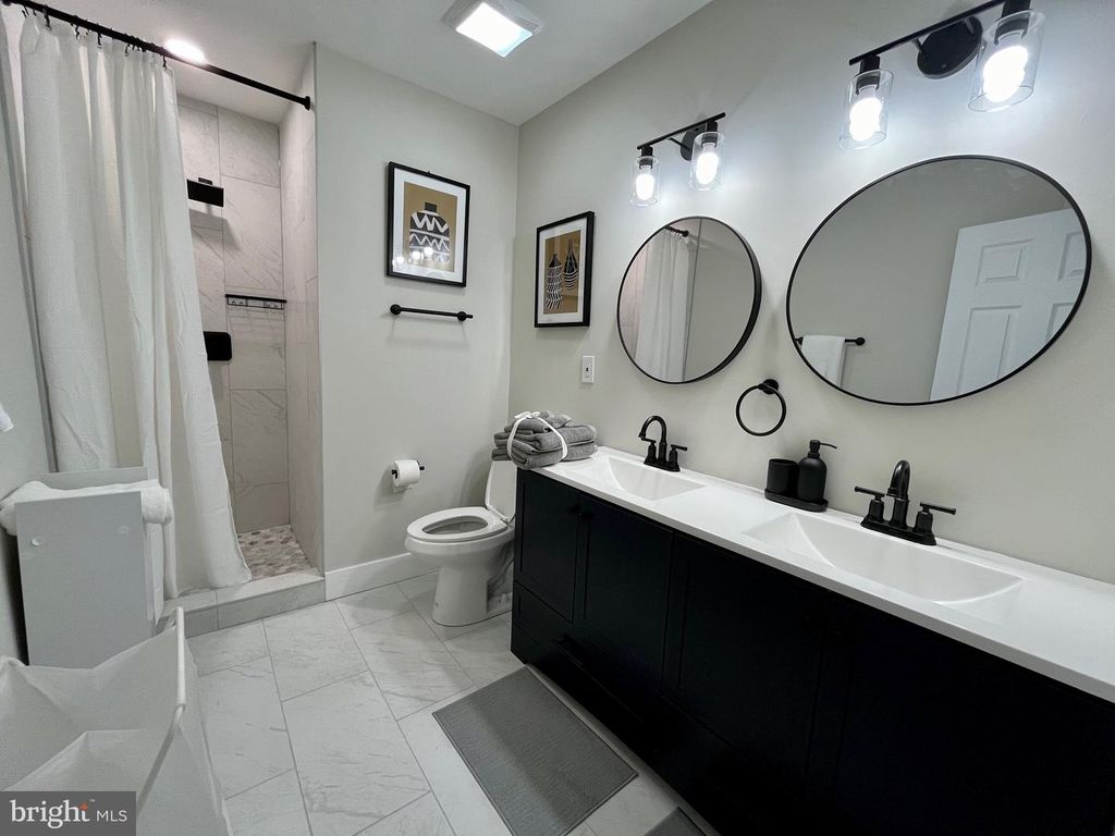 Image 16 of property listing at 129 N ROSE ST, Baltimore, MD 21224