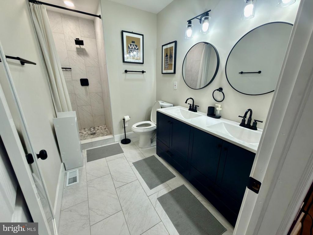 Image 18 of property listing at 129 N ROSE ST, Baltimore, MD 21224