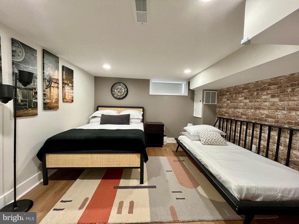 Image 19 of property listing at 129 N ROSE ST, Baltimore, MD 21224