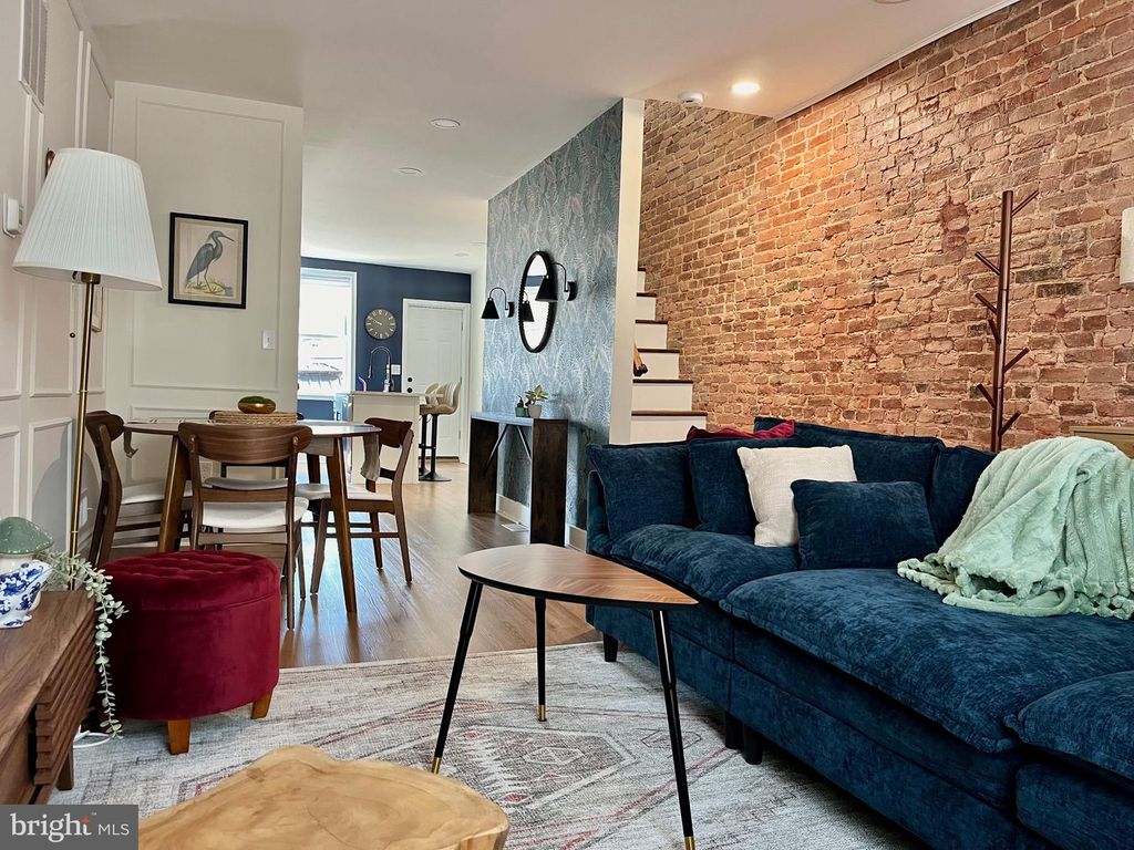 Image 6 of property listing at 129 N ROSE ST, Baltimore, MD 21224