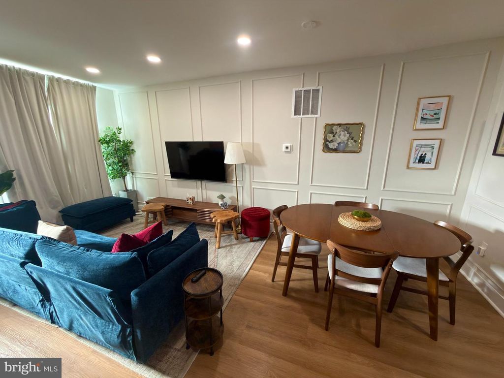 Image 7 of property listing at 129 N ROSE ST, Baltimore, MD 21224