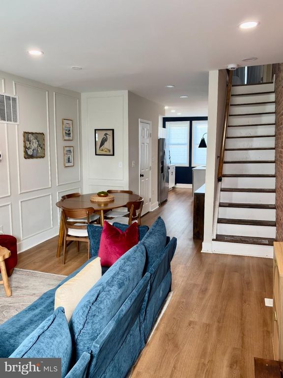 Image 9 of property listing at 129 N ROSE ST, Baltimore, MD 21224