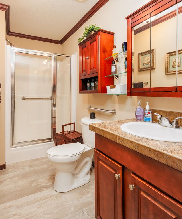 Image 20 of property listing at 508 INDIANA Avenue, Salem, IL 62881
