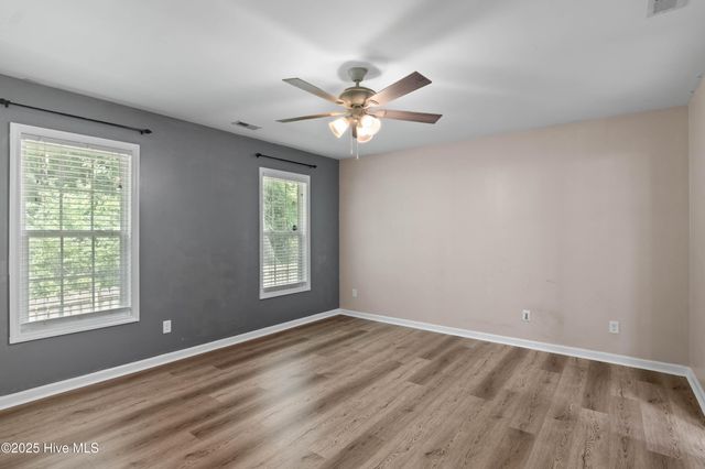 512 SW Southwest Ridge Drive, Richlands, NC 28574