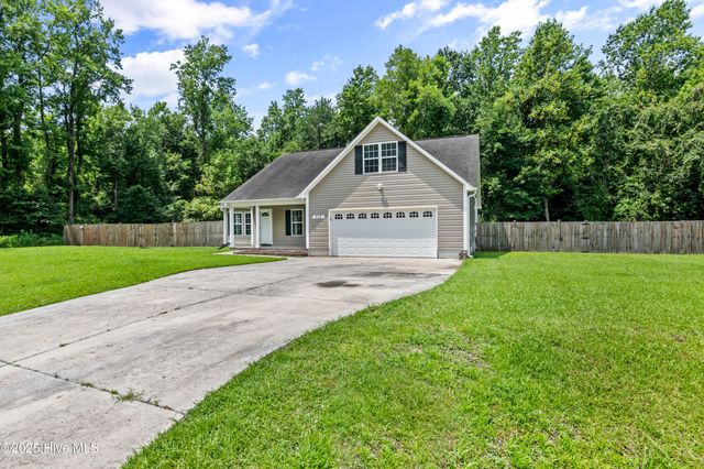512 SW Southwest Ridge Drive, Richlands, NC 28574