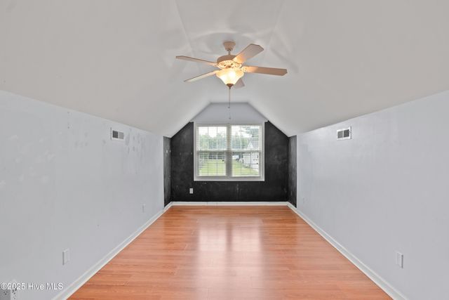 512 SW Southwest Ridge Drive, Richlands, NC 28574