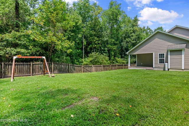 512 SW Southwest Ridge Drive, Richlands, NC 28574