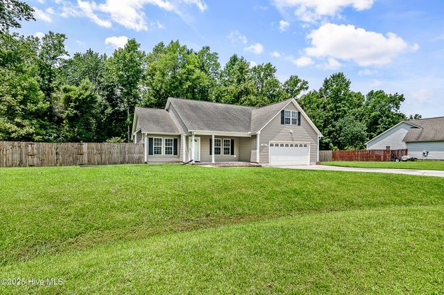 512 SW Southwest Ridge Drive, Richlands, NC 28574