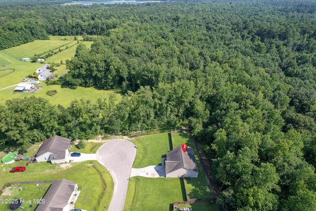 512 SW Southwest Ridge Drive, Richlands, NC 28574