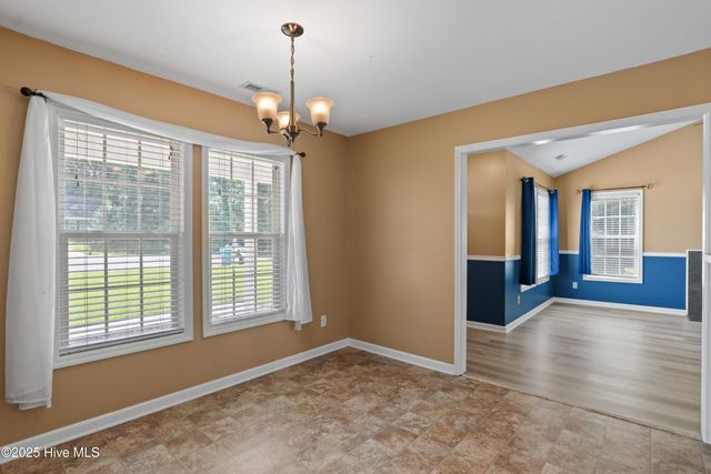 512 SW Southwest Ridge Drive, Richlands, NC 28574