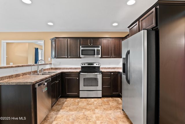 512 SW Southwest Ridge Drive, Richlands, NC 28574