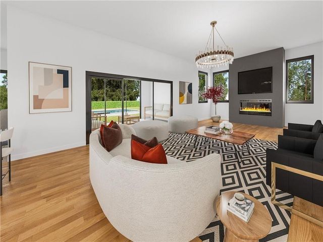 1960 Wellbourne NE Drive, Atlanta, GA 30324