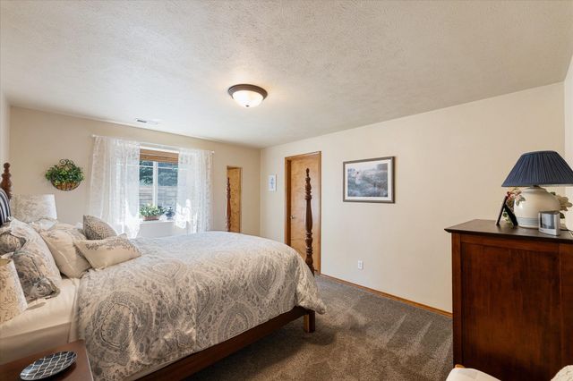 2019 S Sundance Dr, Spokane Valley, WA 99016