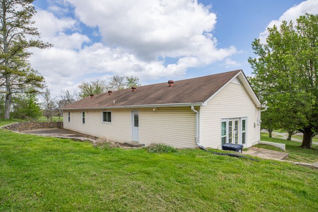 511 N Main St, Cornersville, TN 37047