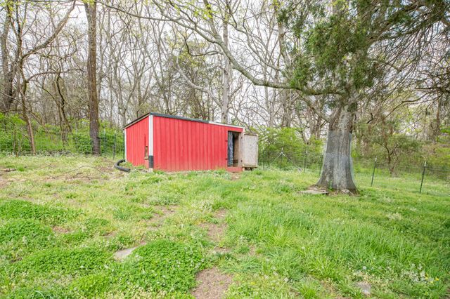 511 N Main St, Cornersville, TN 37047