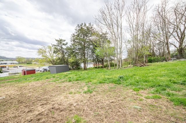 511 N Main St, Cornersville, TN 37047