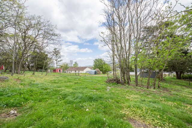 511 N Main St, Cornersville, TN 37047