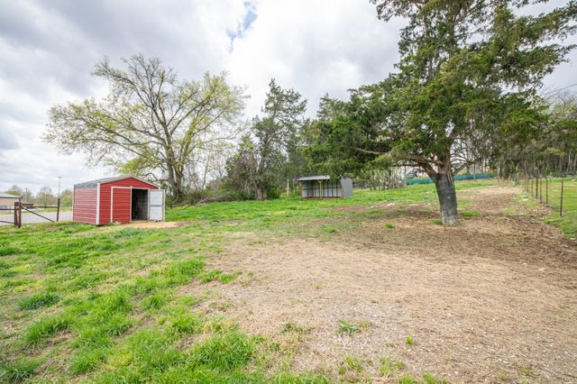 511 N Main St, Cornersville, TN 37047