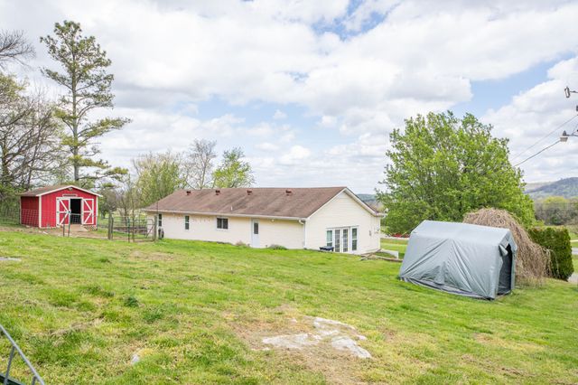 511 N Main St, Cornersville, TN 37047