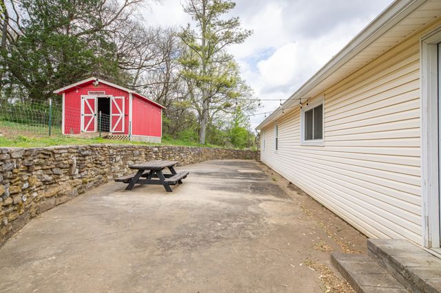 511 N Main St, Cornersville, TN 37047