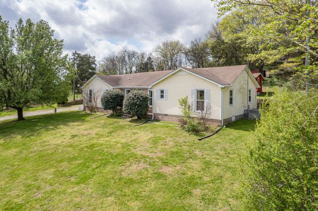 511 N Main St, Cornersville, TN 37047