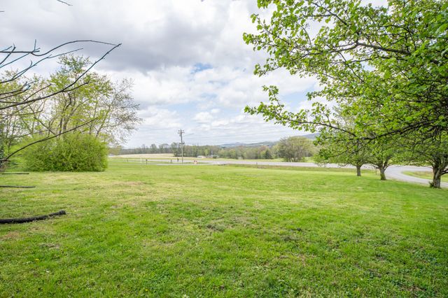 511 N Main St, Cornersville, TN 37047