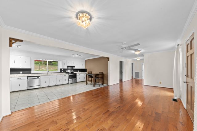 511 N Main St, Cornersville, TN 37047