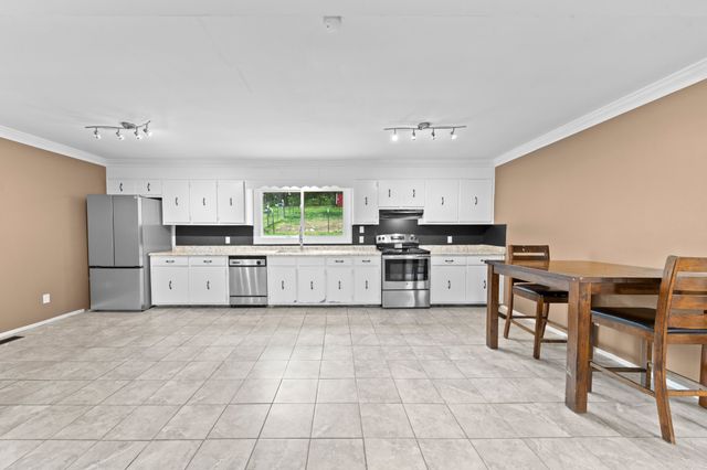 511 N Main St, Cornersville, TN 37047